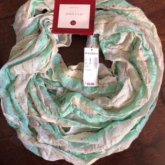 Loop Scarf - Picture 3 of 4